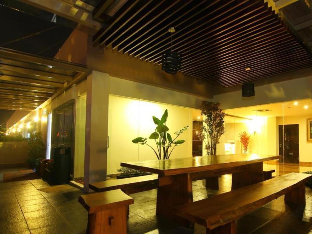 โรงแรมฟาลาเตฮัน จาการ์ตา ภายนอก รูปภาพ