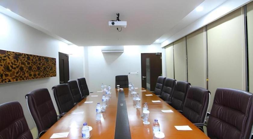 โรงแรมฟาลาเตฮัน จาการ์ตา ภายนอก รูปภาพ