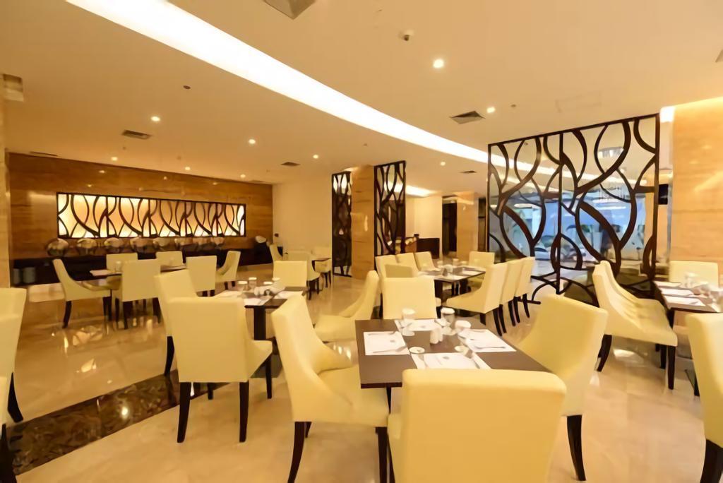 โรงแรมฟาลาเตฮัน จาการ์ตา ภายนอก รูปภาพ